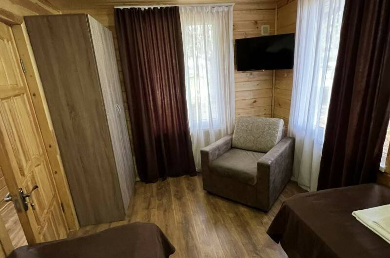 Домик с двумя спальнями и кухней