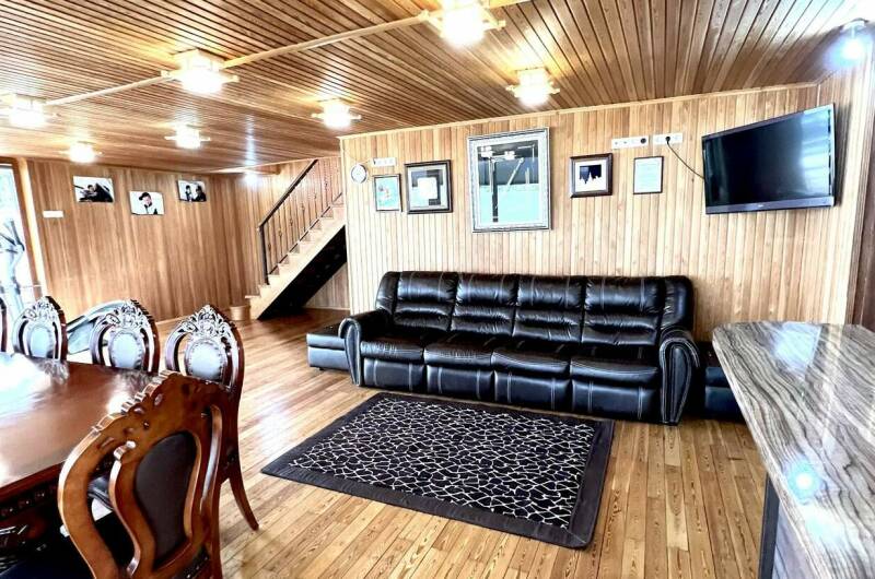 2-х этажный коттедж возле озера