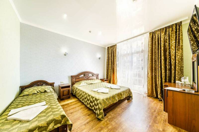 3-местный с балконом