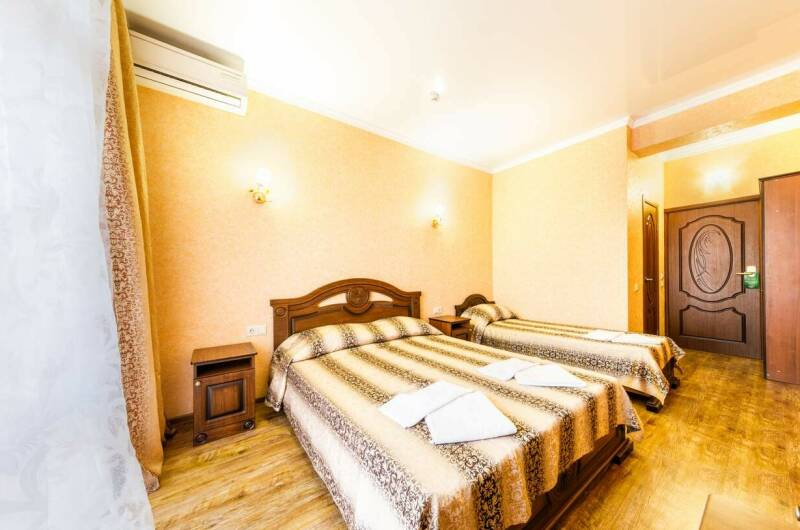 3-местный с балконом