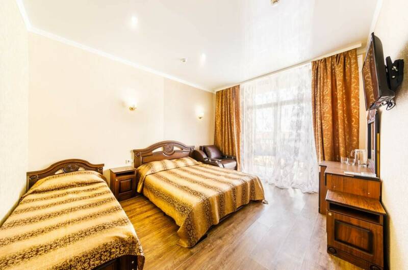 3-местный с балконом