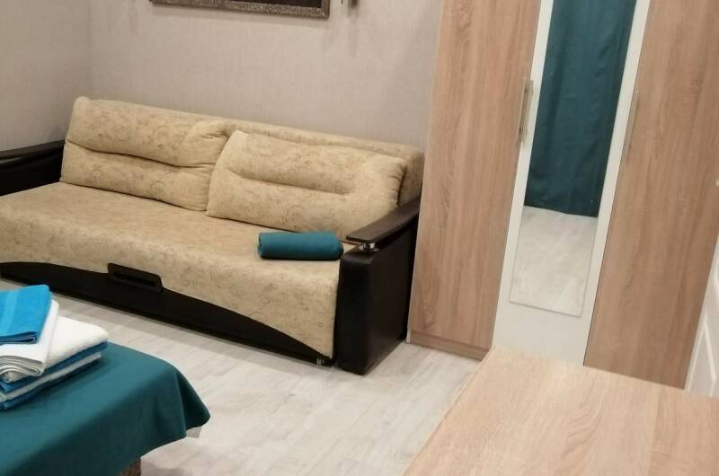 1 комн. квартира с отдельным входом и двориком
