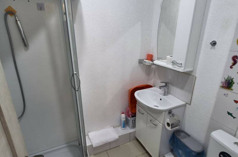 Этаж дома с бассейном