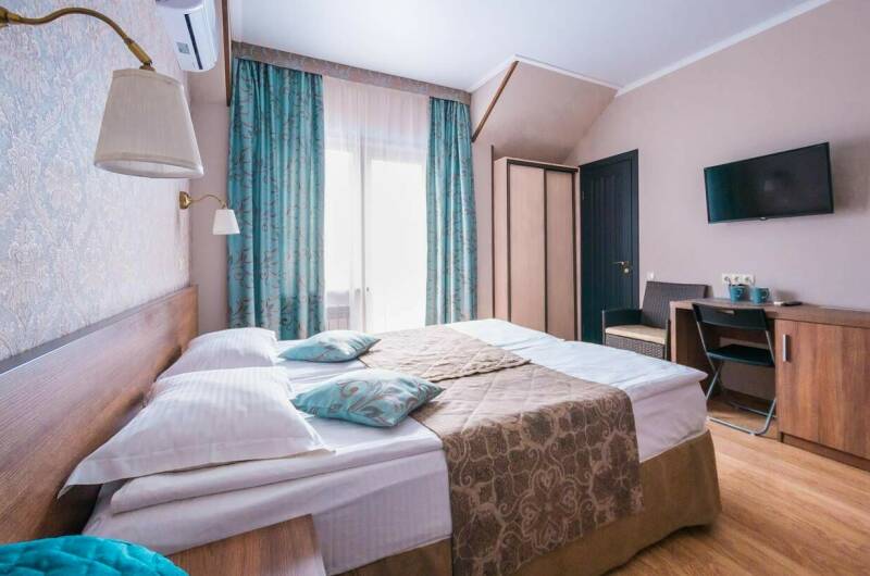 «Стандарт» с 2-х спальной кроватью и балконом