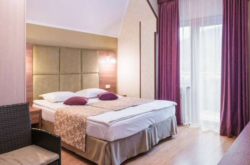 Четырехместный с двухъярусной кроватью и балконом