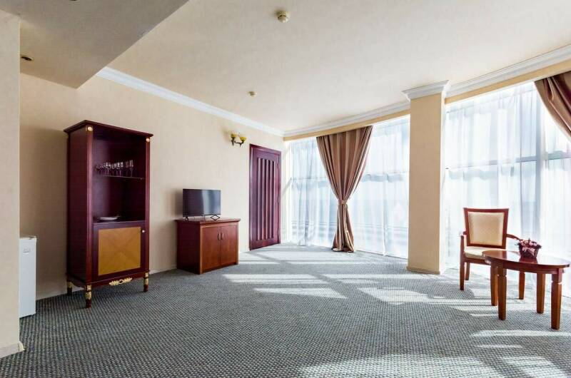 «Люкс» с балконом