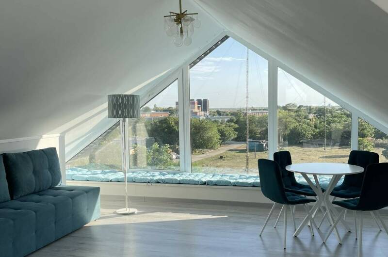 «Люкс-мансарда» с большим балконом