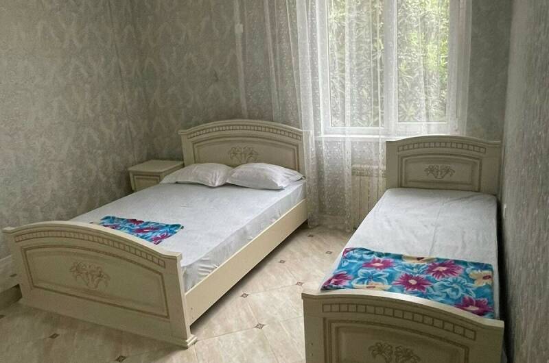 Трёхместный номер с удобствами