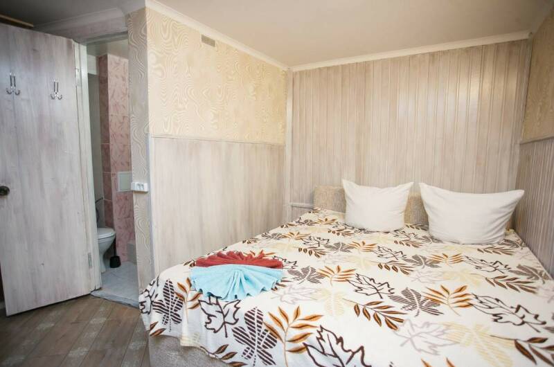 Двухместный с двуспальной кроватью