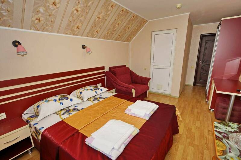 3-местный с балконом