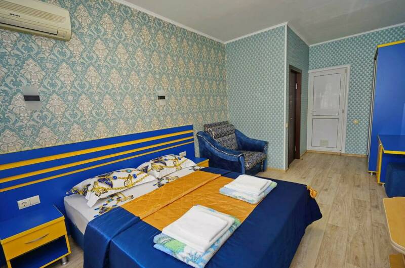 3-местный с балконом