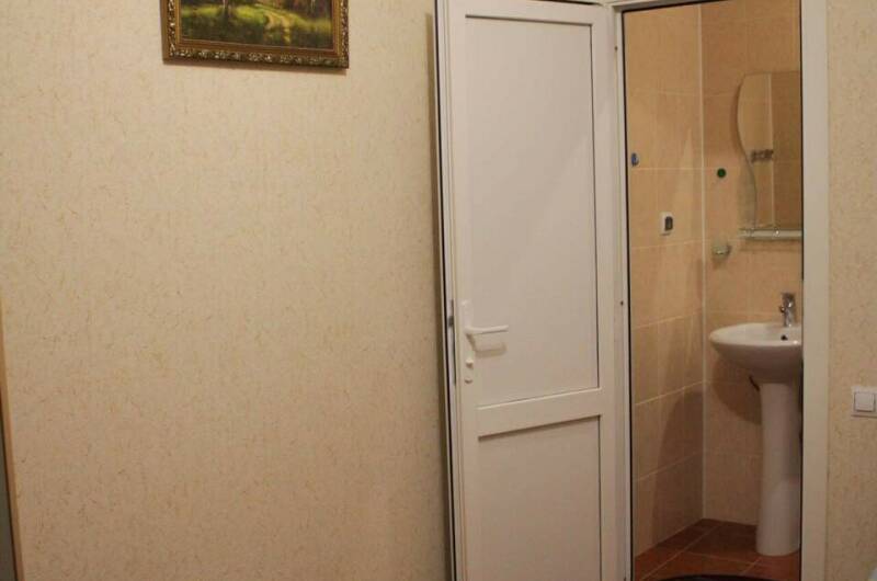 Номер с удобствами 2 местный большой общий балкон