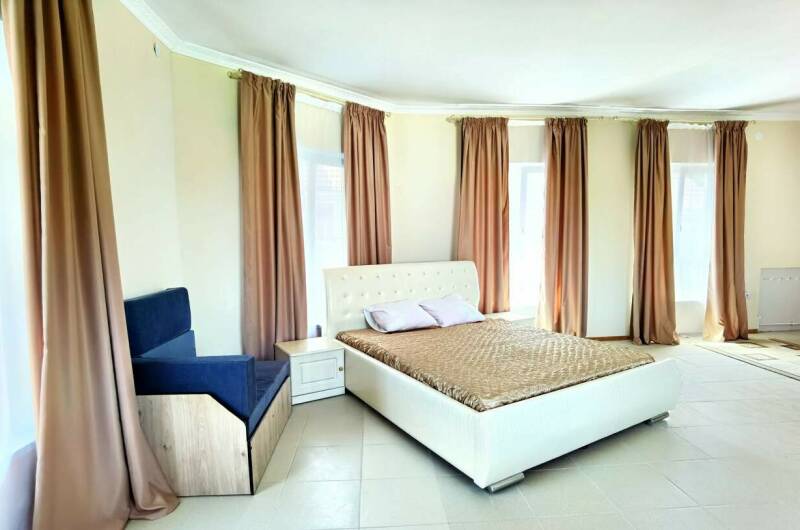 «Делюкс» с кроватью размера King-size