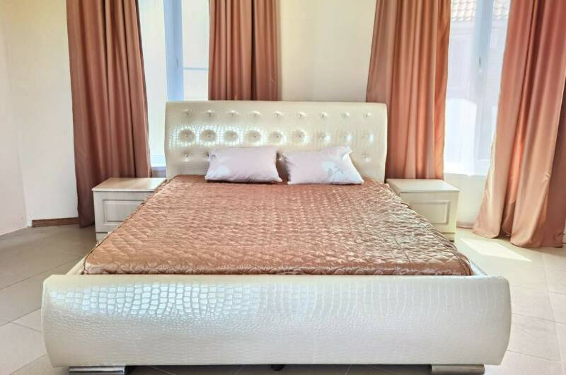 «Делюкс» с кроватью размера King-size