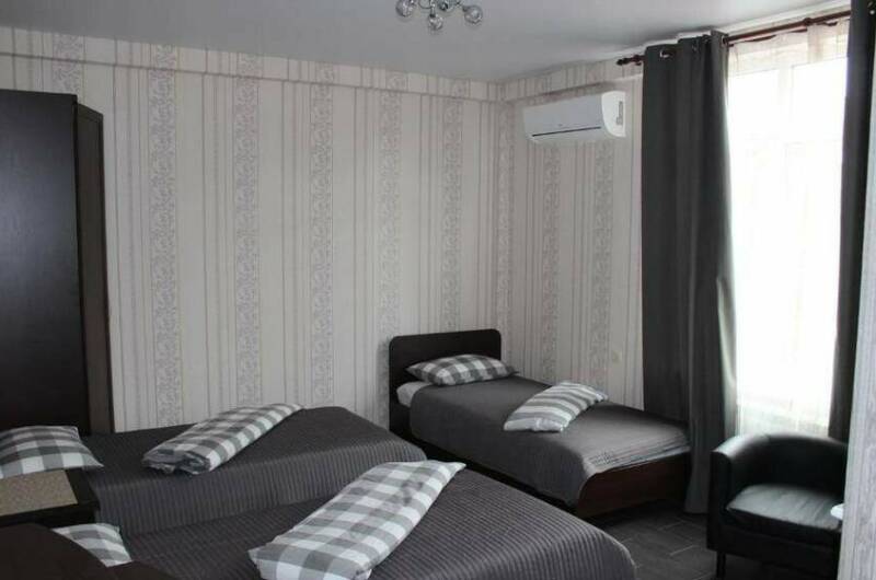 Трехместный номер с 3 односпальными кроватями