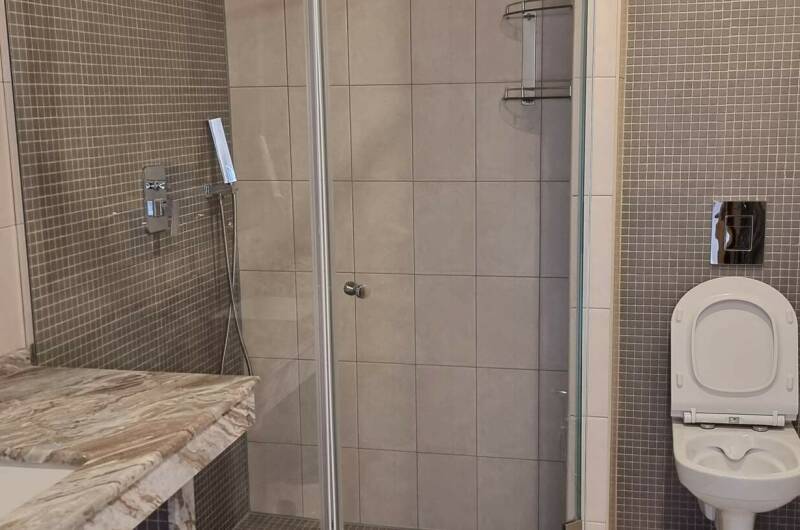 Апартаменты с балконом 01