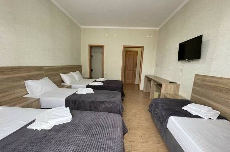 5-местный «Полулюкс» с балконом