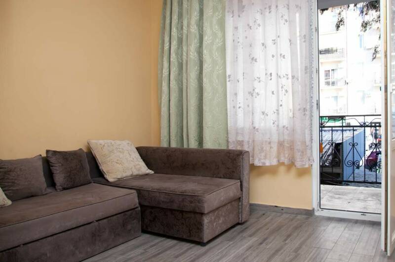 Квартира трехкомнатная с балконом