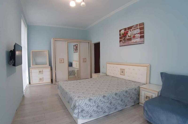 Трехкомнатная квартира две спальни до 9 гостей