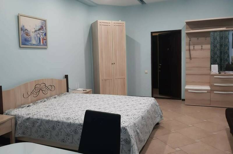 Большая студия, окна в пол, до 6 гостей, 3 этаж