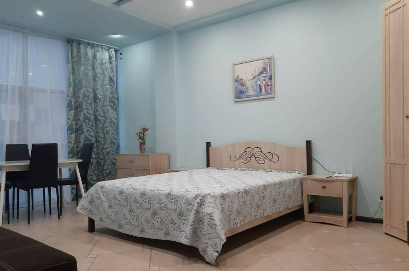 Большая студия, окна в пол, до 6 гостей, 3 этаж