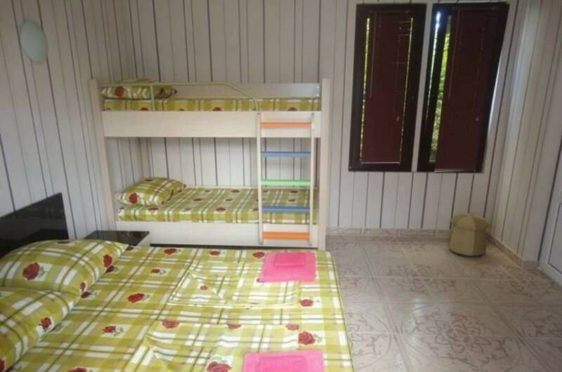 Семейный номер с видом на бассейн