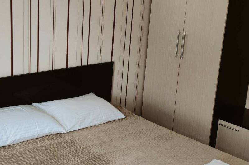 Трёхместный номер с балконом