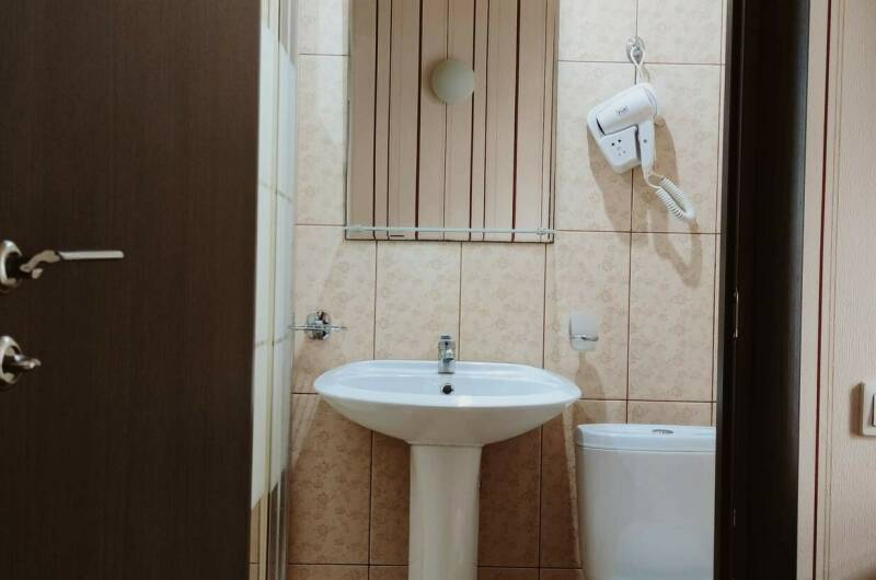 Трёхместный номер с балконом