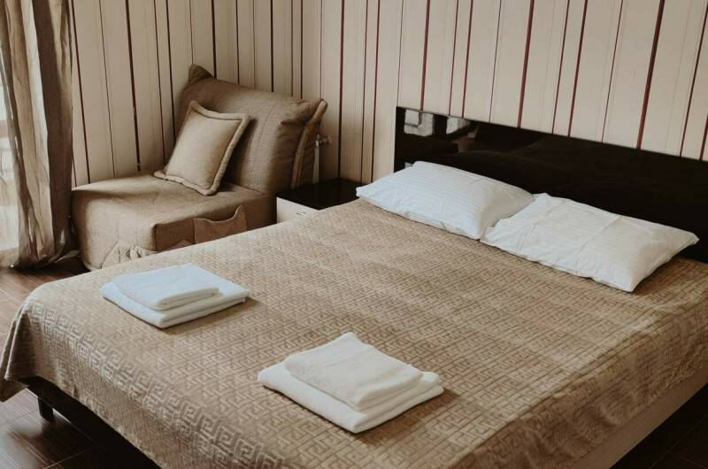 Трёхместный номер с балконом