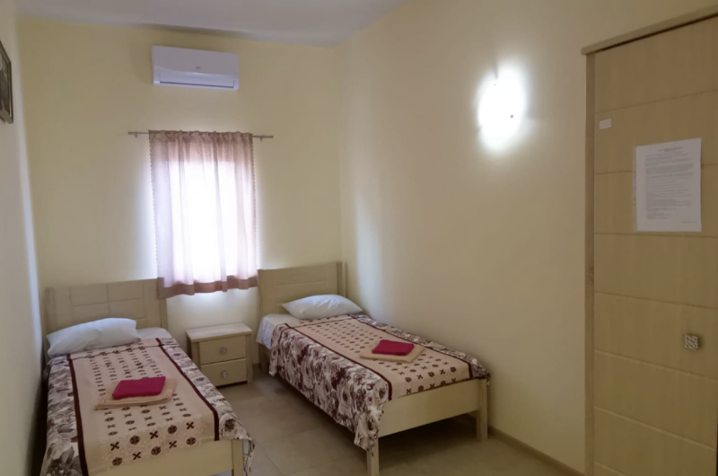 Двухкомнатный номер на 5 человек