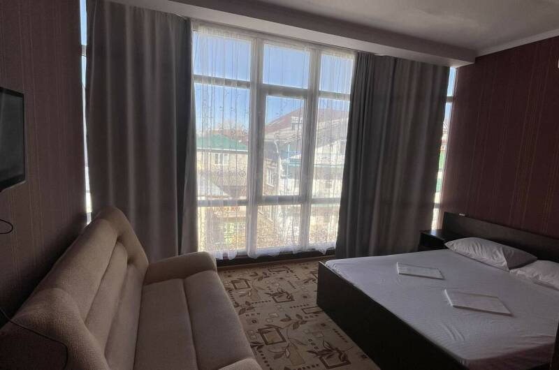 Четырёхместный номер с панорамным остеклением