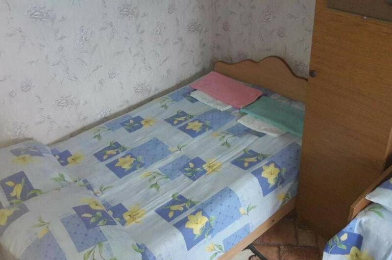 «Эконом» на троих в деревенском стиле 2+1