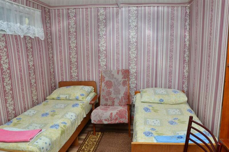 «Эконом» на троих в деревенском стиле