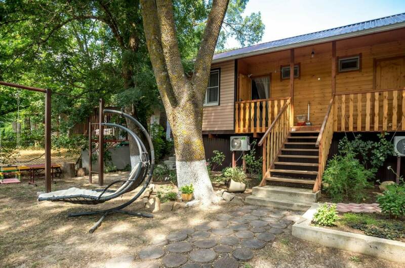 Двухкомнатные апартаменты с кухней в коттедже № 2