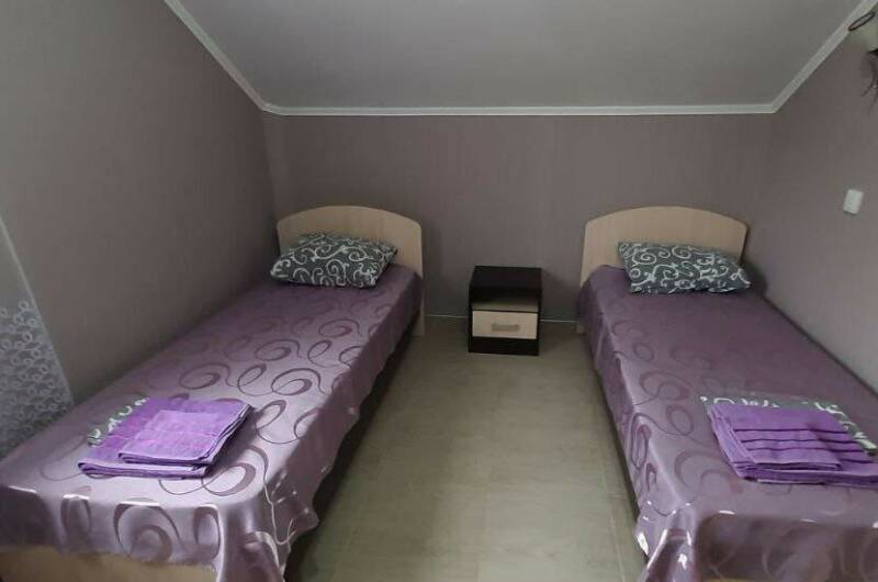 Двухкомнатный семейный «Люкс» с балконом на 5 мест