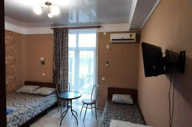 Трехместный номер «Комфорт» с балконом