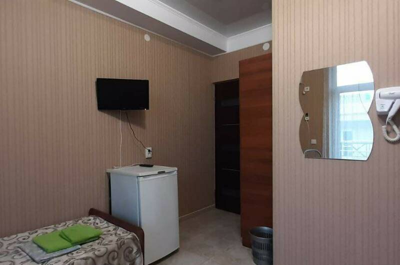 Трехместный номер «Комфорт» с балконом