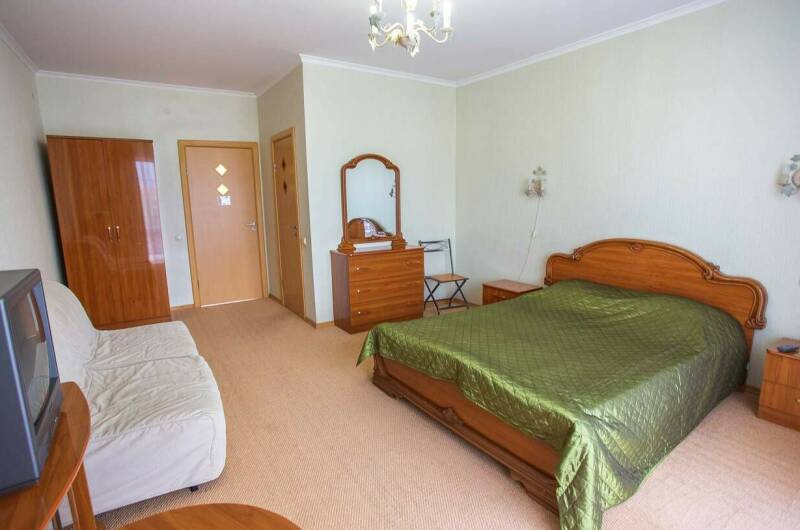 «Стандарт» трёхместный с балконом