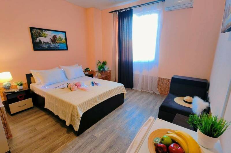 «Полулюкс» 3-х местный с видом на бассейн