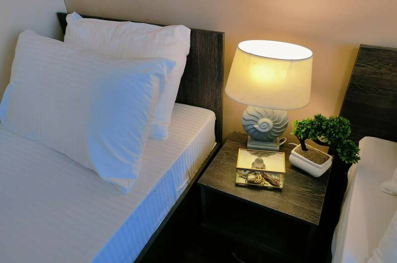 «Полулюкс» 5-ти местный с видом на бассейн