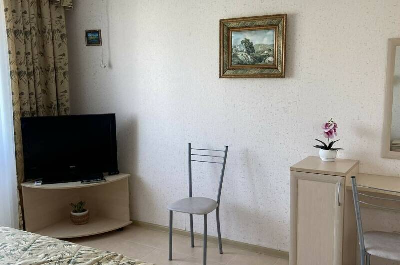 Трёхместный номер двухкомнатный