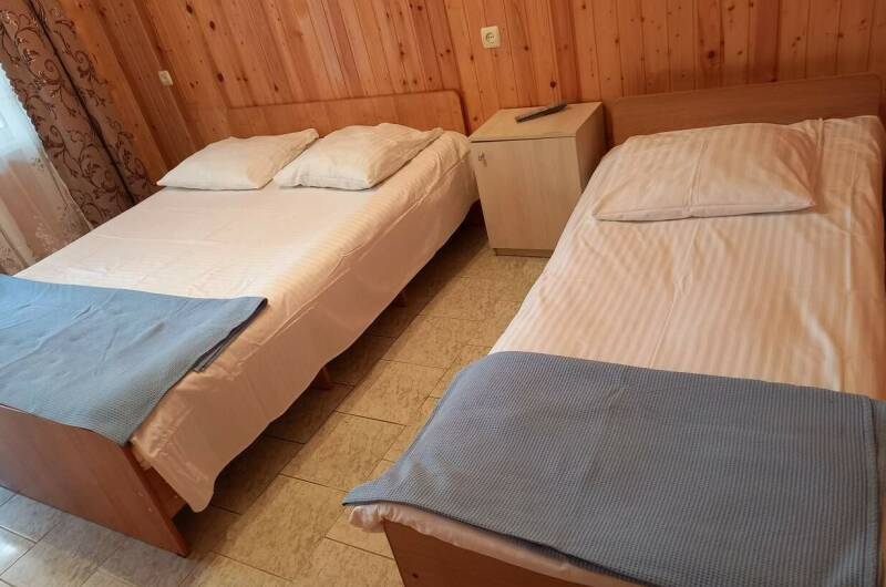 «Остpовок"Номера с удобствами 2−4 человека