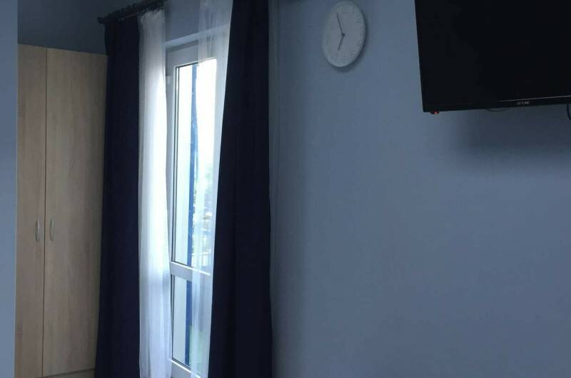 Трёхместный номер с видом на горы