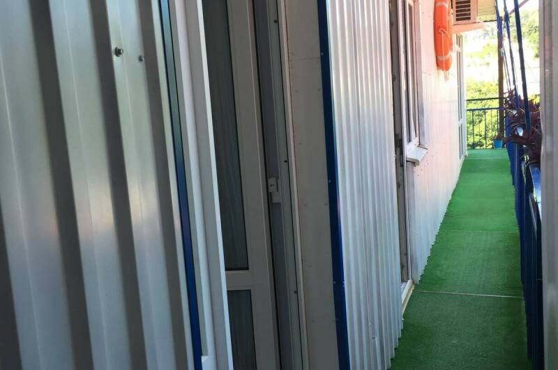 Трёхместный номер с видом на горы