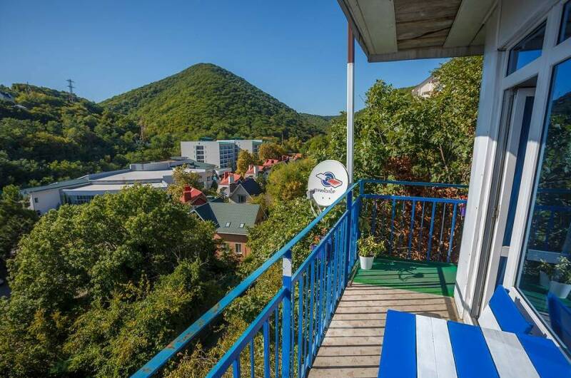 Трёхместный с балконом с видом на море (3)