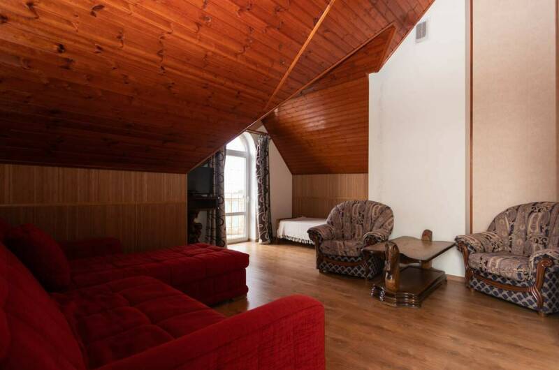 Этаж под ключ (5-и местный номер) с видом на море