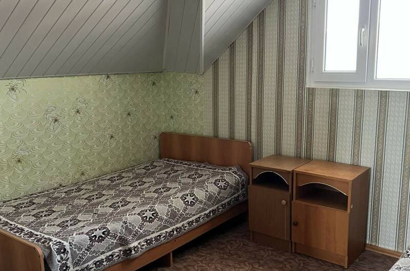 Комната «Эконом» № 6, 3 этаж (мансарда)