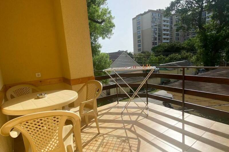 Трехместный номер с миникухней и большим балконом