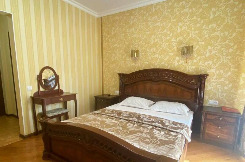 Трехместный номер с балконом 2 этаж