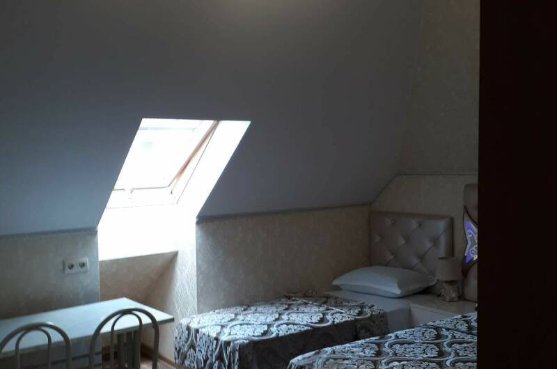 Трехместный номер с общим балконом, 4 этаж